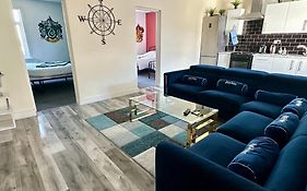 Wizards Corner Spacious 3 Bed Near Watford Junction